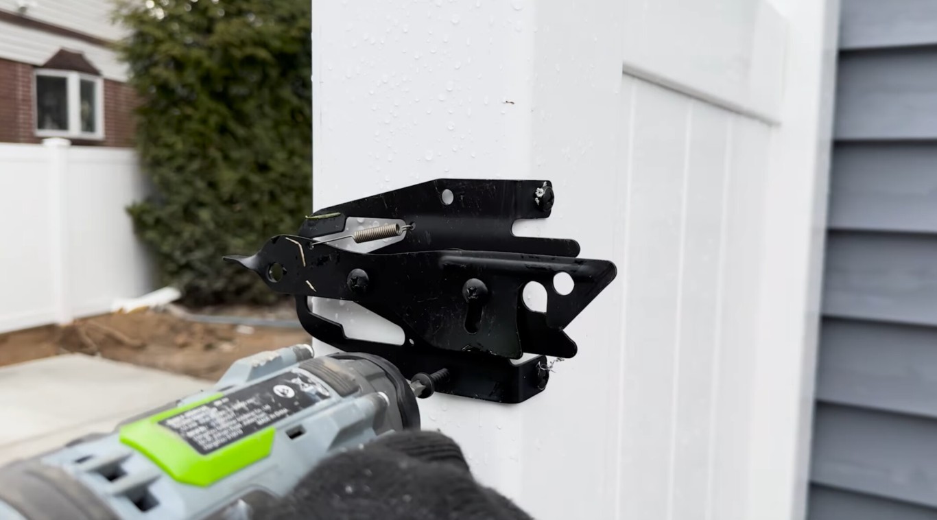 Expert fence installation hardware in Cathedral City, CA